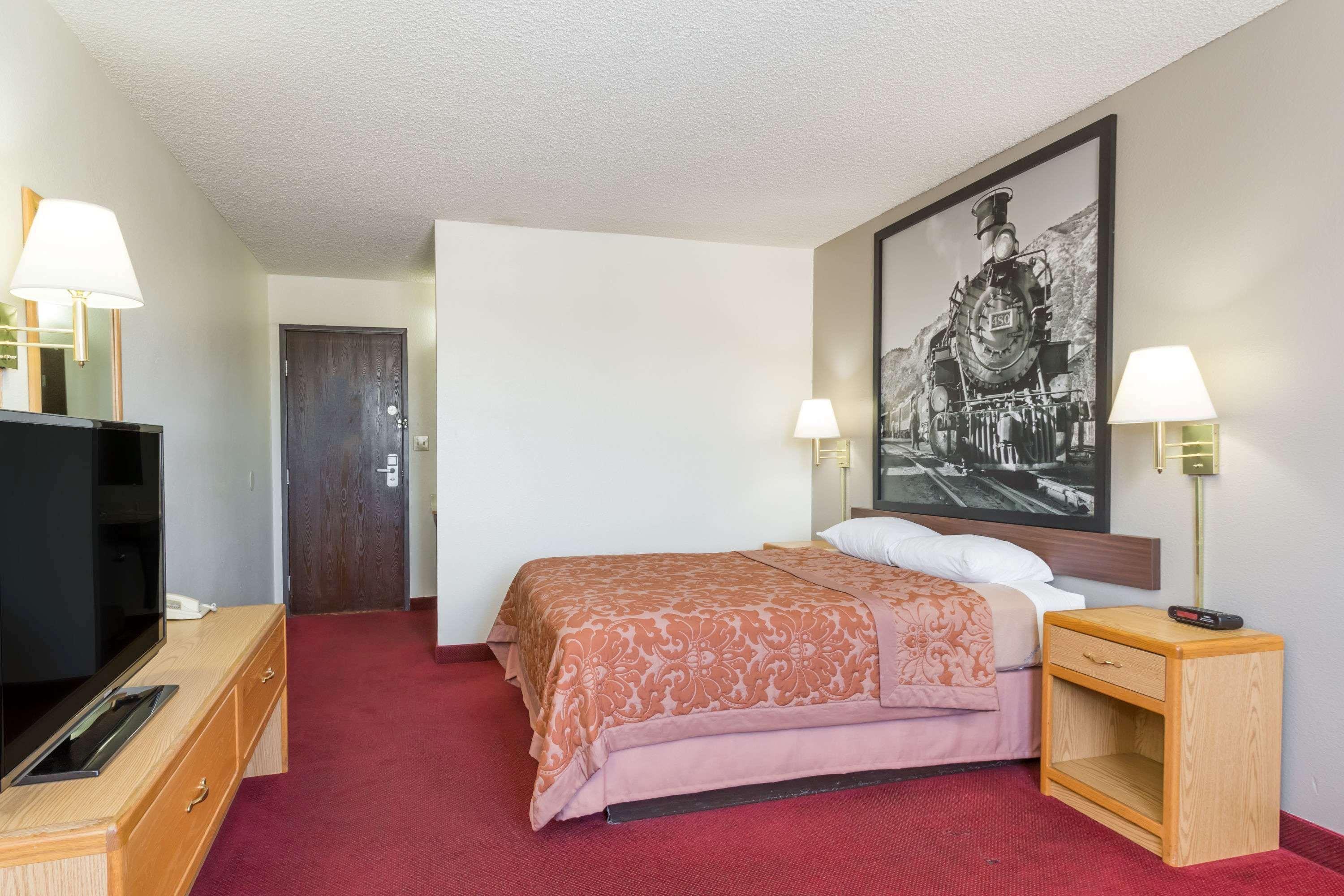 Отель Super 8 By Wyndham Grand Junction Colorado Экстерьер фото