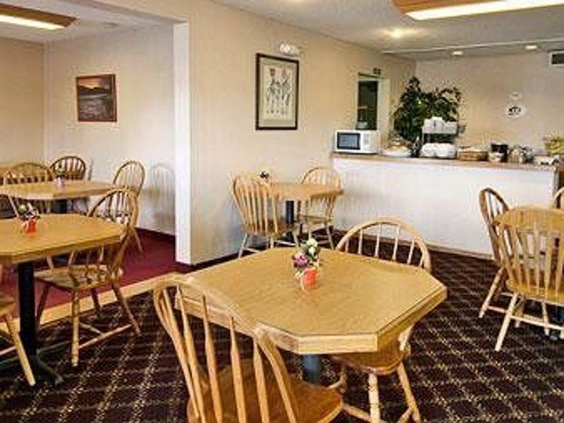 Отель Super 8 By Wyndham Grand Junction Colorado Экстерьер фото